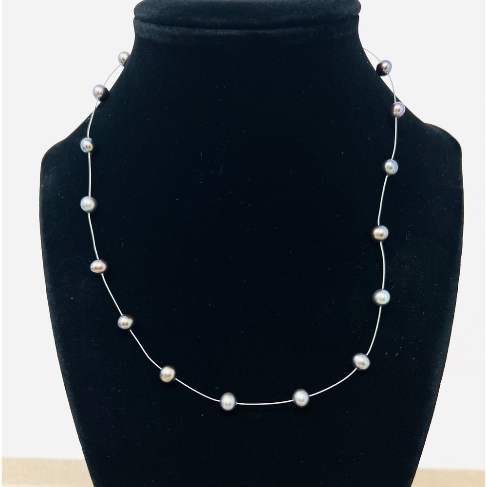 14k Gold Clasp Black Pearl Floating Silver Tone Wire Peacock Iridescent Necklace
